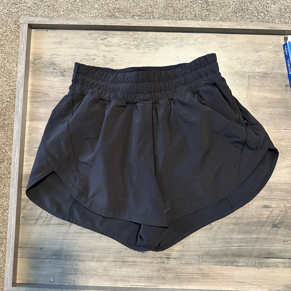 Lululemon track that 3” size 6 high rise shorts